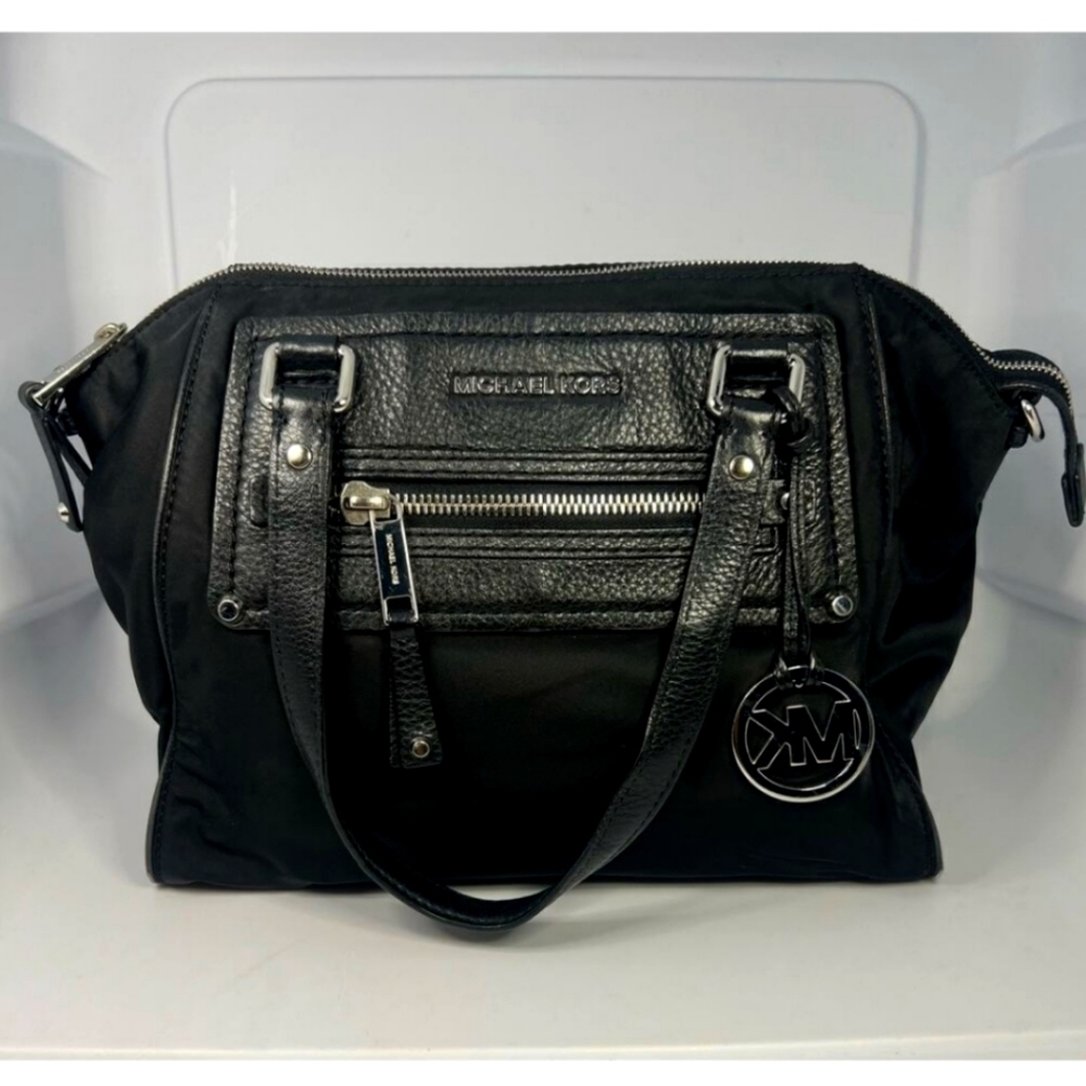 Michael Kors Black Bag With Silver Hardware EUC 🔥FINAL/FIRM🔥